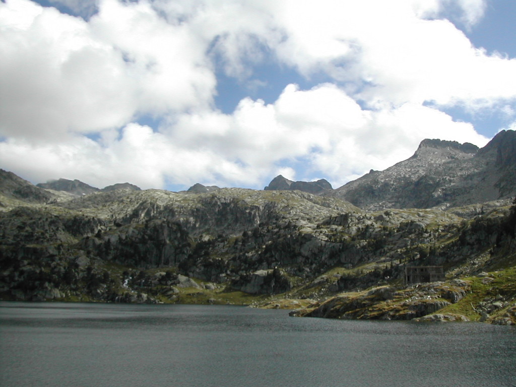Disfrutamos de lugares tan mágicos y bonitos como el Parque Nacional de Aigüestortes o el propio Valle de Arán y te comentamos algunas actividades 