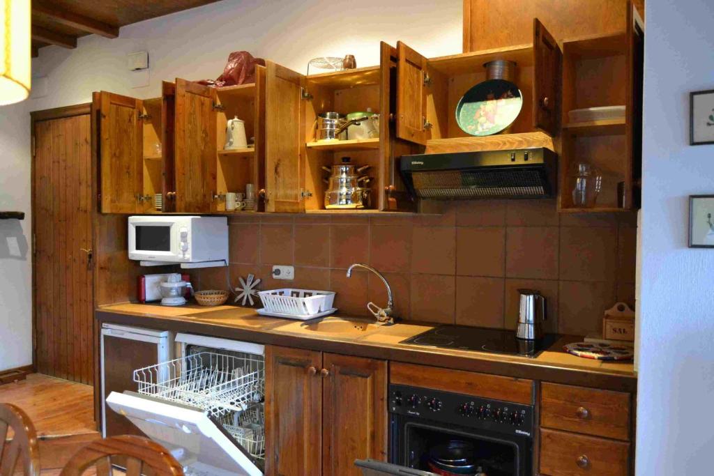 Cocina con lavavajillas · Apartamento Cap d’Aran, Baqueira