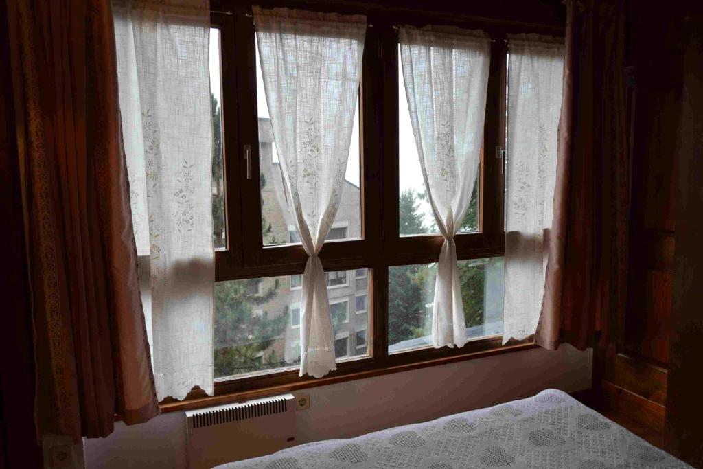 Ventana del dormitorio · Apartamento Cap d’Aran, Baqueira
